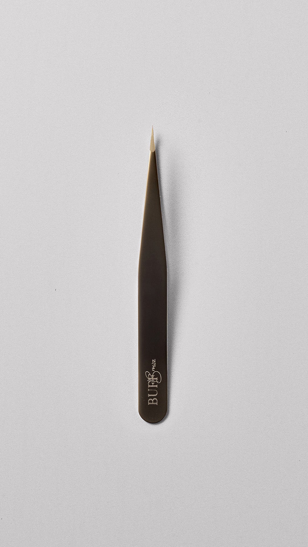 Pince à épiler pointue